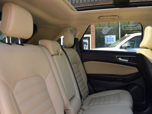 Used 2022 Ford Edge SEL w/ Convenience Package AWD/4WD image 47