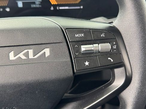 Used 2025 Kia K4 FWD image 21