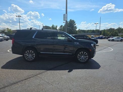 Used 2022 GMC Yukon Denali w/ Denali Ultimate Package RWD image 2