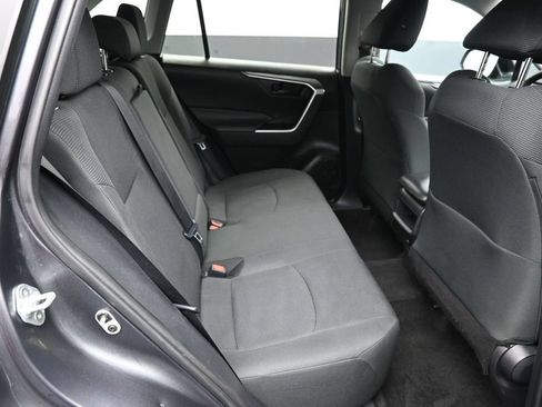 Used 2021 Toyota RAV4 LE AWD/4WD image 23