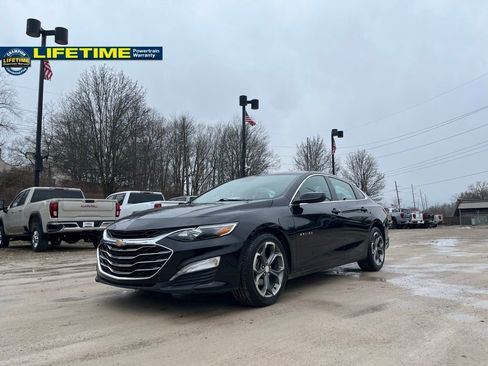 Used 2024 Chevrolet Malibu LT image 2