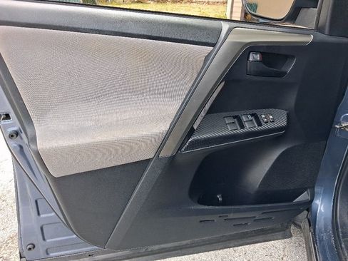 Used 2014 Toyota RAV4 LE FWD image 19