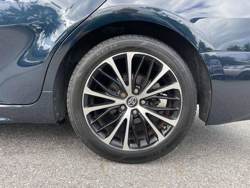 Used 2018 Toyota Camry SE FWD image 9