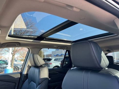 New 2026 Honda Pilot Touring image 10