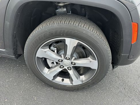 New 2022 Jeep Grand Cherokee Limited 4xe w/ Luxury Tech Group II image 3