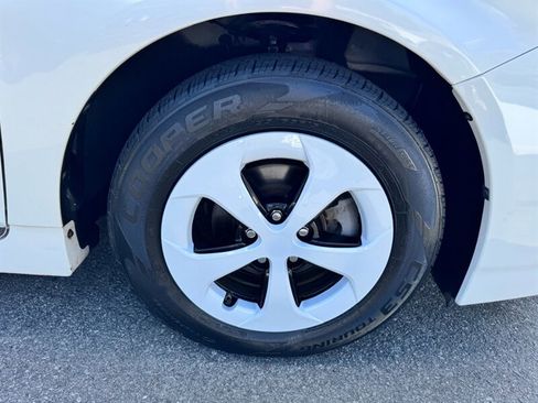 Used 2014 Toyota Prius Four image 13
