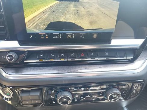 New 2026 Chevrolet Silverado 1500 LTZ w/ Technology Package AWD/4WD image 39