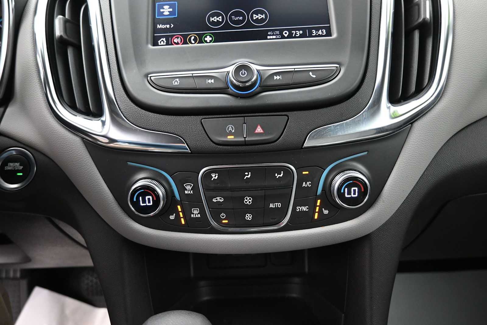 Used 2024 Chevrolet Equinox LT AWD/4WD image 9