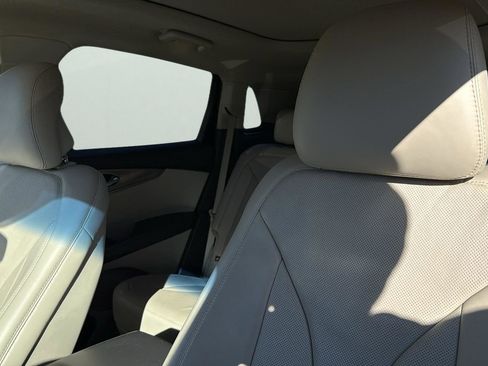 Used 2019 Lincoln Nautilus Reserve image 10