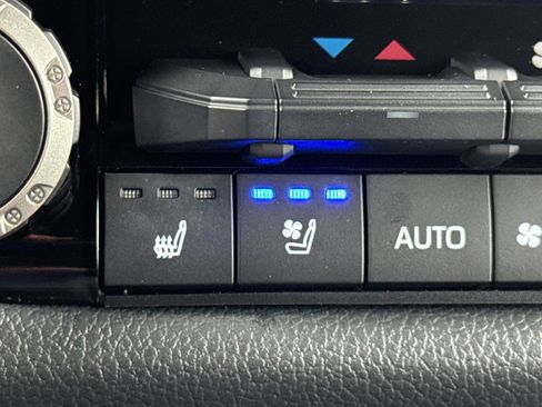 Used 2025 Toyota Sequoia TRD Pro AWD/4WD image 31