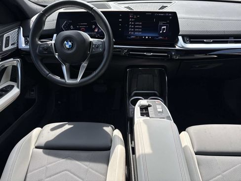 Used 2024 BMW X2 xDrive28i w/ Technology Package AWD/4WD image 17