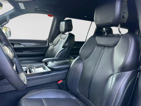 Used 2022 Jeep Wagoneer Series III w/ Flexible Seating Group RWD image 15
