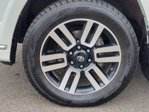 Used 2016 Toyota 4Runner Limited image 10