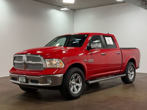 Used 2016 RAM 1500 Laramie w/ Convenience Group AWD/4WD image 38