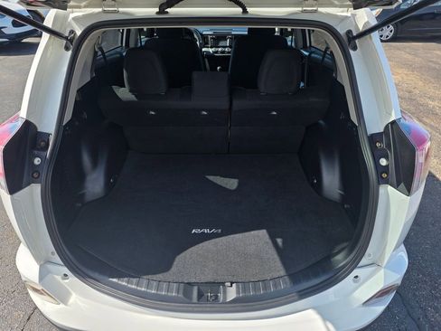 Used 2016 Toyota RAV4 LE image 13