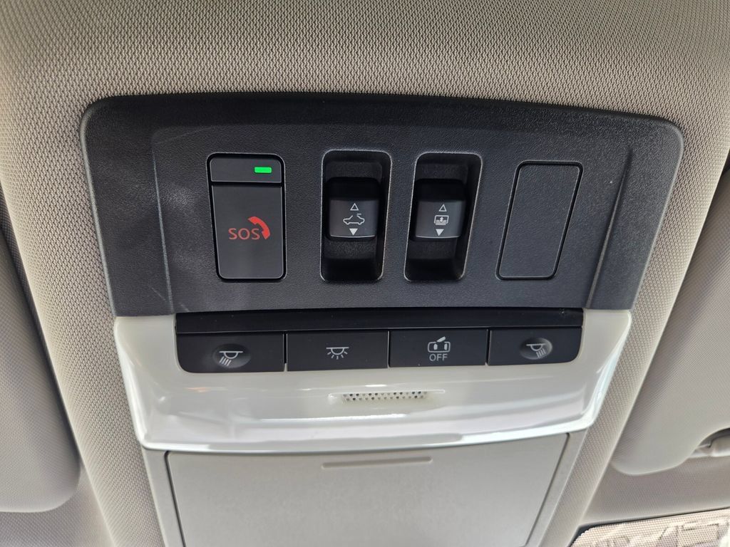 Used 2023 Nissan Rogue SL AWD/4WD image 19