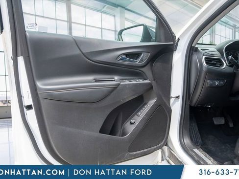 Used 2018 Chevrolet Equinox Premier FWD image 14