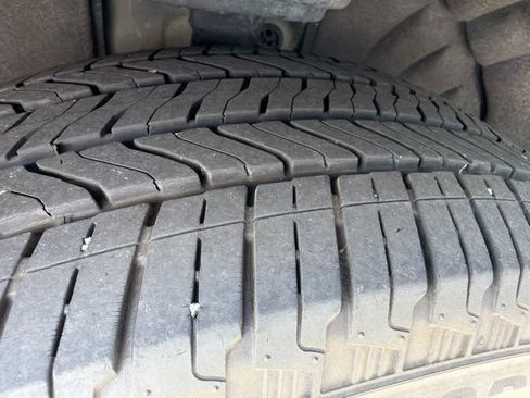 Used 2023 Chevrolet Traverse LT w/ LPO, Floor Liner Package AWD/4WD image 27