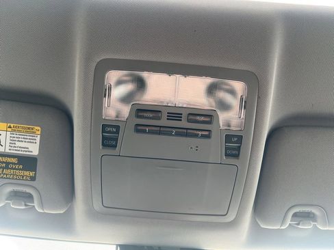 Used 2018 Toyota Highlander XLE image 25