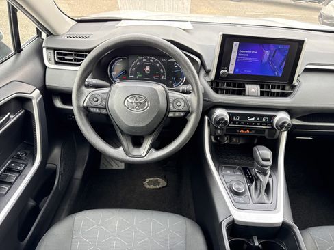 Used 2024 Toyota RAV4 XLE AWD/4WD image 15
