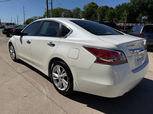 Used 2015 Nissan Altima 2.5 SV FWD image 5