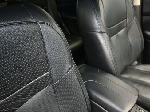 Used 2018 Nissan Rogue SL FWD image 25