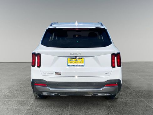 Used 2024 Kia Sorento S image 4