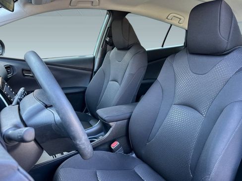 Used 2022 Toyota Prius LE image 20