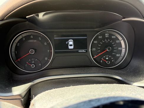 Used 2022 Kia Forte GT-Line w/ GT-Line Premium Package FWD image 7