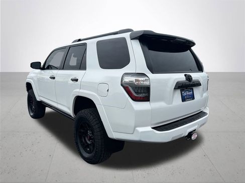 Used 2021 Toyota 4Runner Venture w/ Moonroof Package image 9
