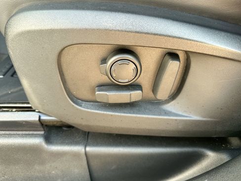 Used 2021 Land Rover Defender 110 X-Dynamic HSE image 12