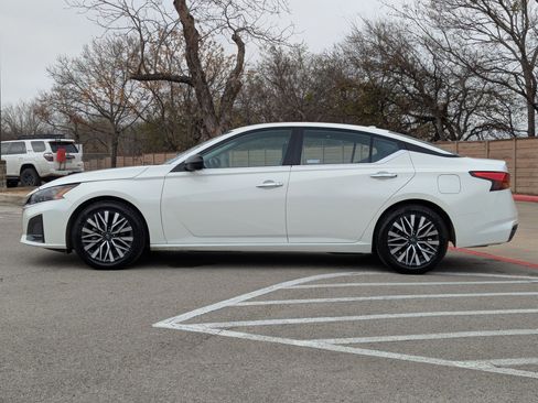 Used 2025 Nissan Altima 2.5 SV image 7