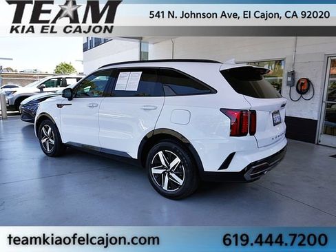 Certified 2021 Kia Sorento S FWD image 7