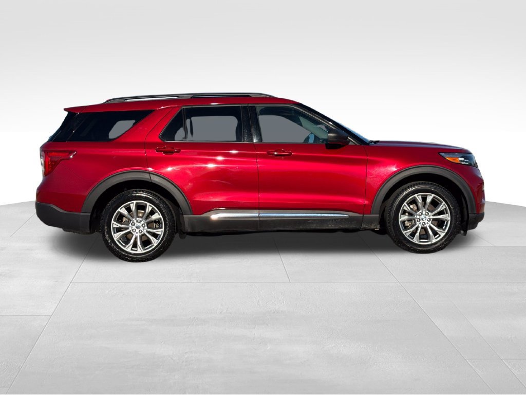 Used 2020 Ford Explorer XLT w/ Equipment Group 202A AWD/4WD image 21