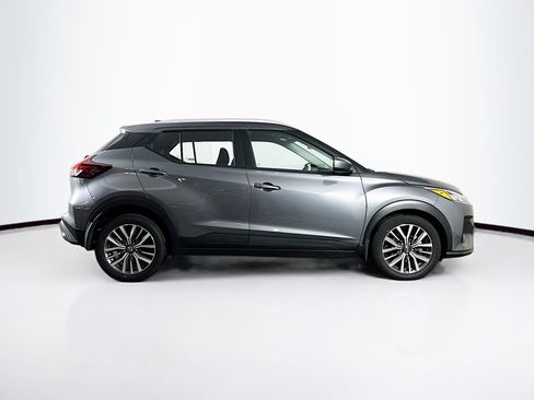 Used 2024 Nissan Kicks SV image 10