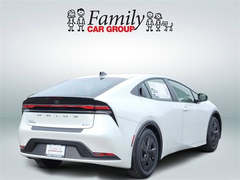 New 2026 Toyota Prius LE image 4