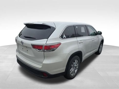 Used 2016 Toyota Highlander LE image 5