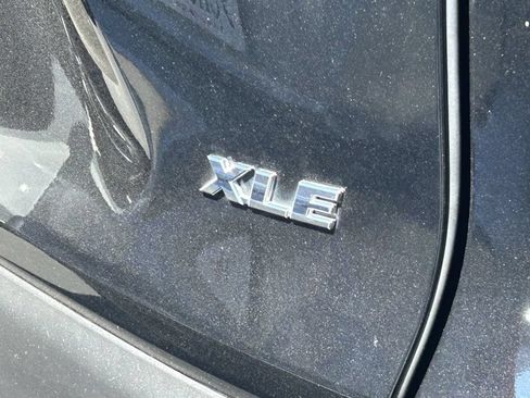 Used 2019 Toyota RAV4 XLE Premium w/ Carpet Mat Package FWD image 5