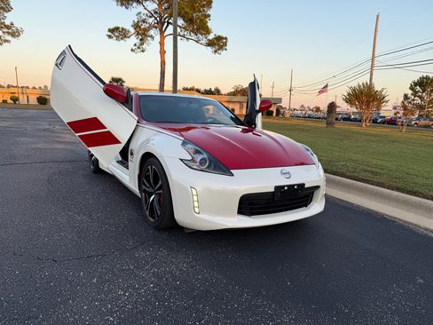 Used 2020 Nissan 370Z Coupe image 4