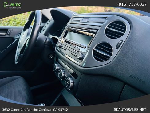 Used 2013 Volkswagen Tiguan S image 19