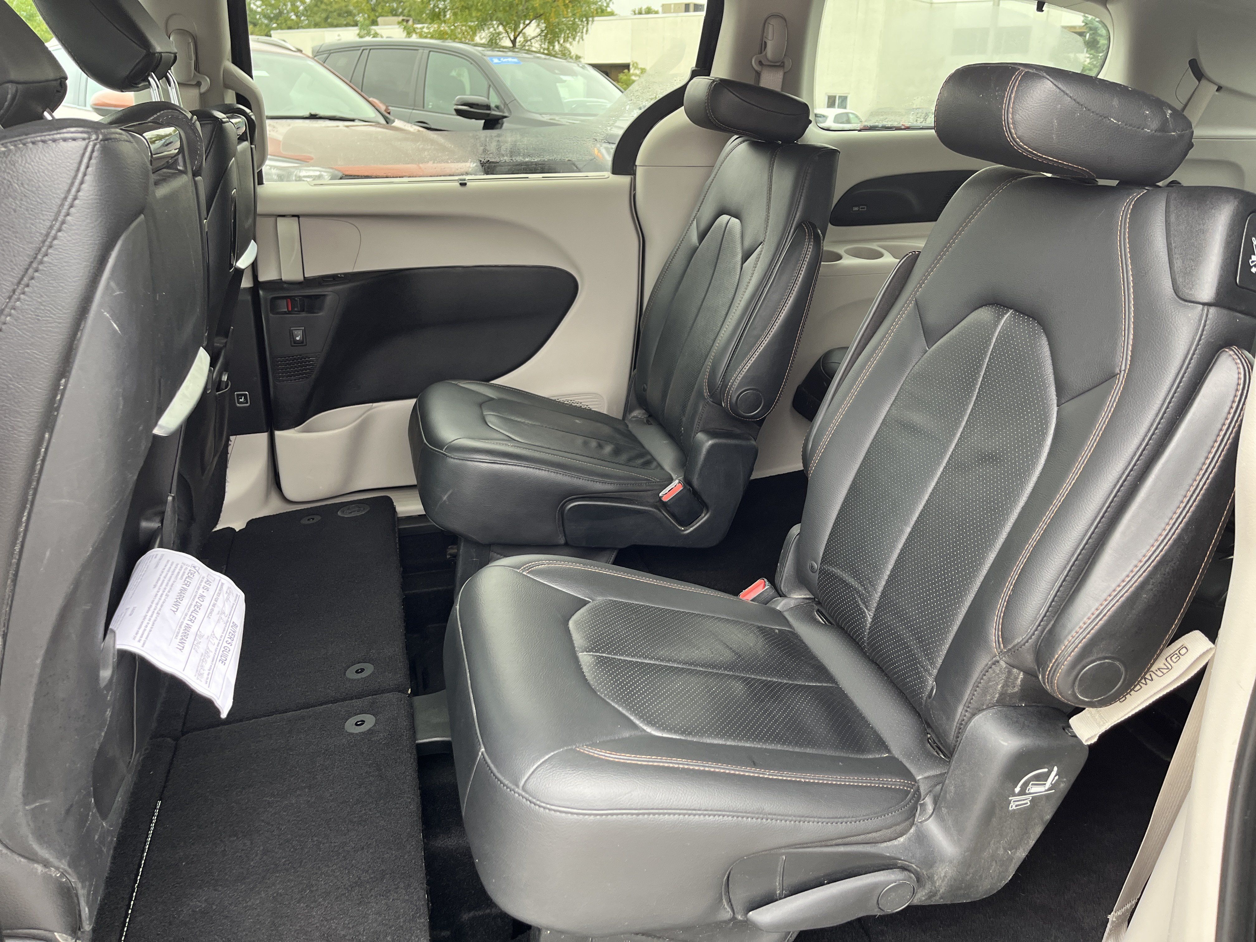 Used 2017 Chrysler Pacifica Touring-L Plus w/ Tire & Wheel Group FWD image 15
