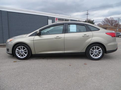 Used 2016 Ford Focus SE image 8