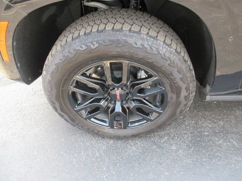 Certified 2026 GMC Yukon AT4 w/ AT4 Premium Plus Package AWD/4WD image 15