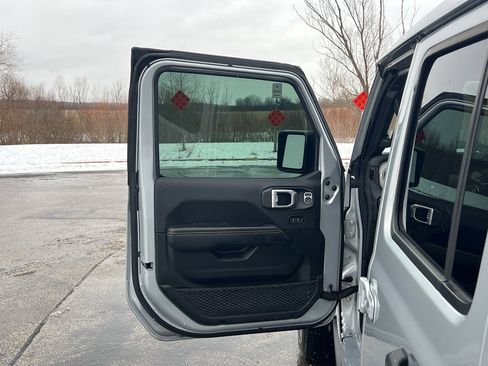 Used 2024 Jeep Wrangler Sahara w/ Technology Group image 10