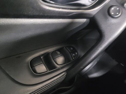 Used 2018 Nissan Rogue SV w/ Premium Package image 27