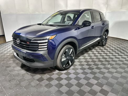 Used 2026 Nissan Kicks SR FWD image 4