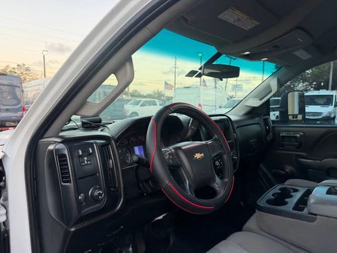 Used 2018 Chevrolet Silverado 2500 W/T image 10
