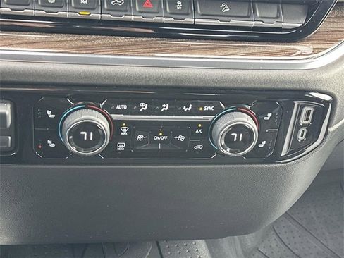 Used 2024 Chevrolet Silverado 3500 LT w/ Convenience Package image 33