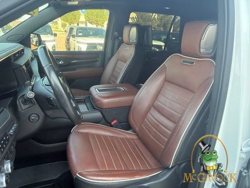 Used 2023 GMC Yukon Denali Ultimate w/ LPO, Floor Liner Package AWD/4WD image 12