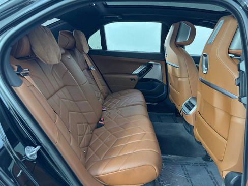 Used 2024 BMW i7 eDrive50 w/ M Sport Package image 48